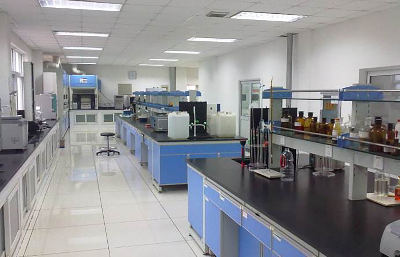 实验室(图1)